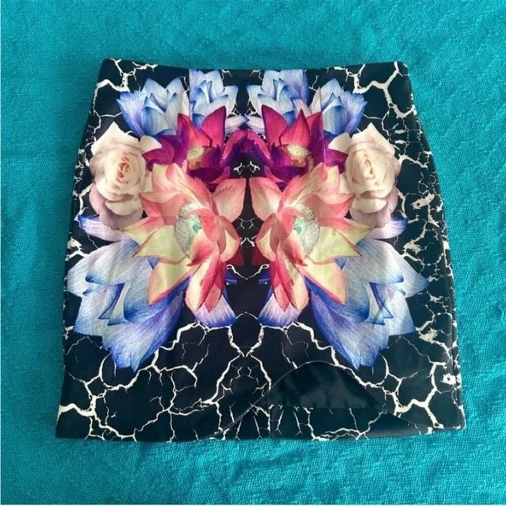 Tobi Mirrored Floral Black Skirt Size Small